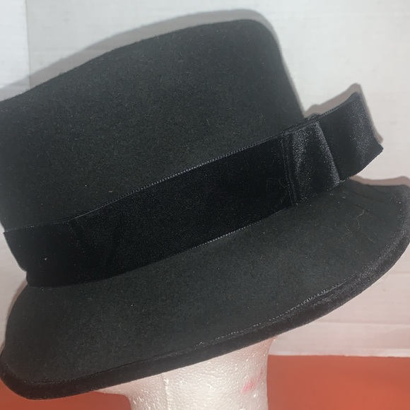 Vintage Eric Zevits Black Hat w/ double velvet bow EXCELLENT CONDITION - Picture 3 of 5